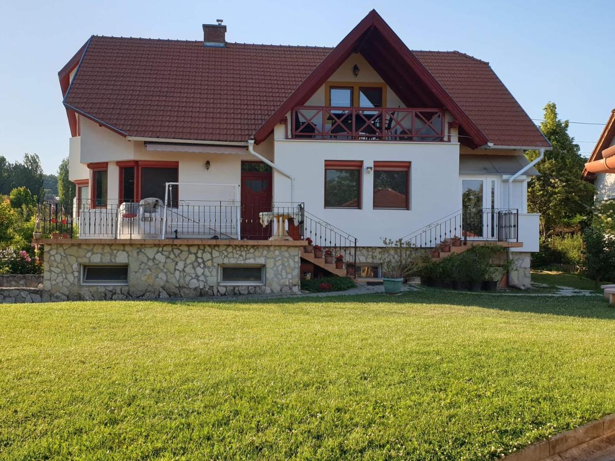 Rege Apartman Alsóörs Eksteriør billede