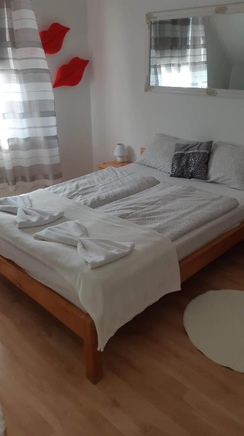 Rege Apartman Alsóörs Eksteriør billede